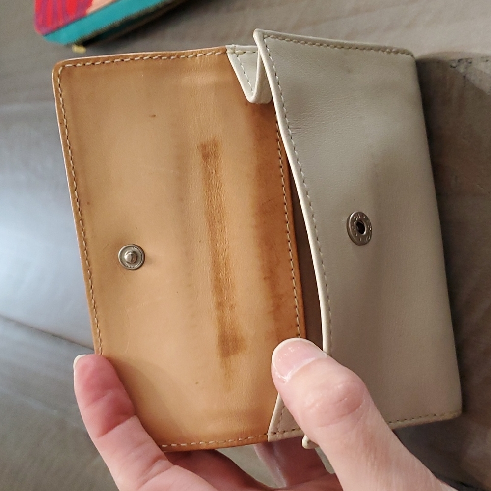 Coach trifold white leather wallet - Picture 6 of 6